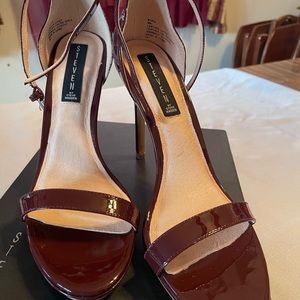 Steve Madden heels. Wine color. Size 9. New in box.